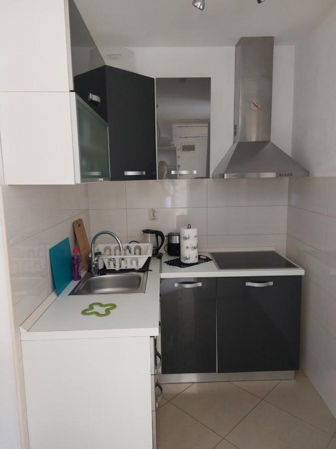 Studio Apartment Klaric Vis Exteriör bild