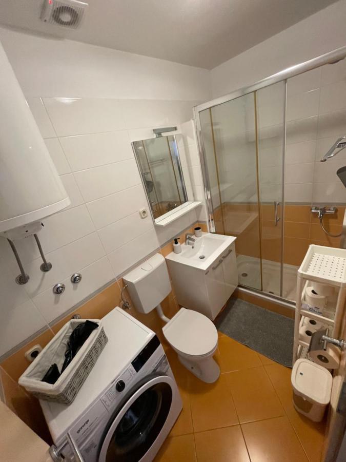 Studio Apartment Klaric Vis Exteriör bild